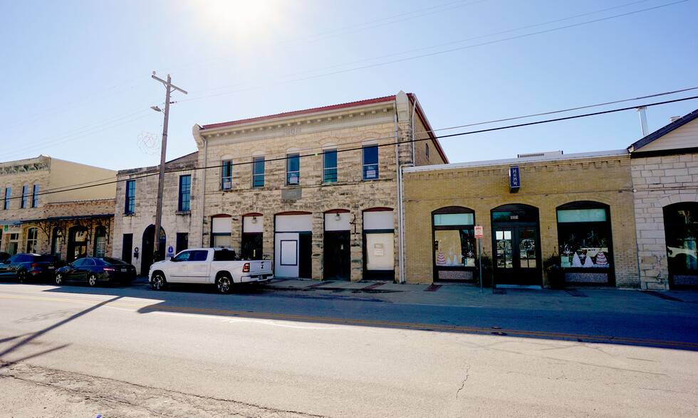 929 Loop 332, Liberty Hill, TX for lease - Building Photo - Image 1 of 3