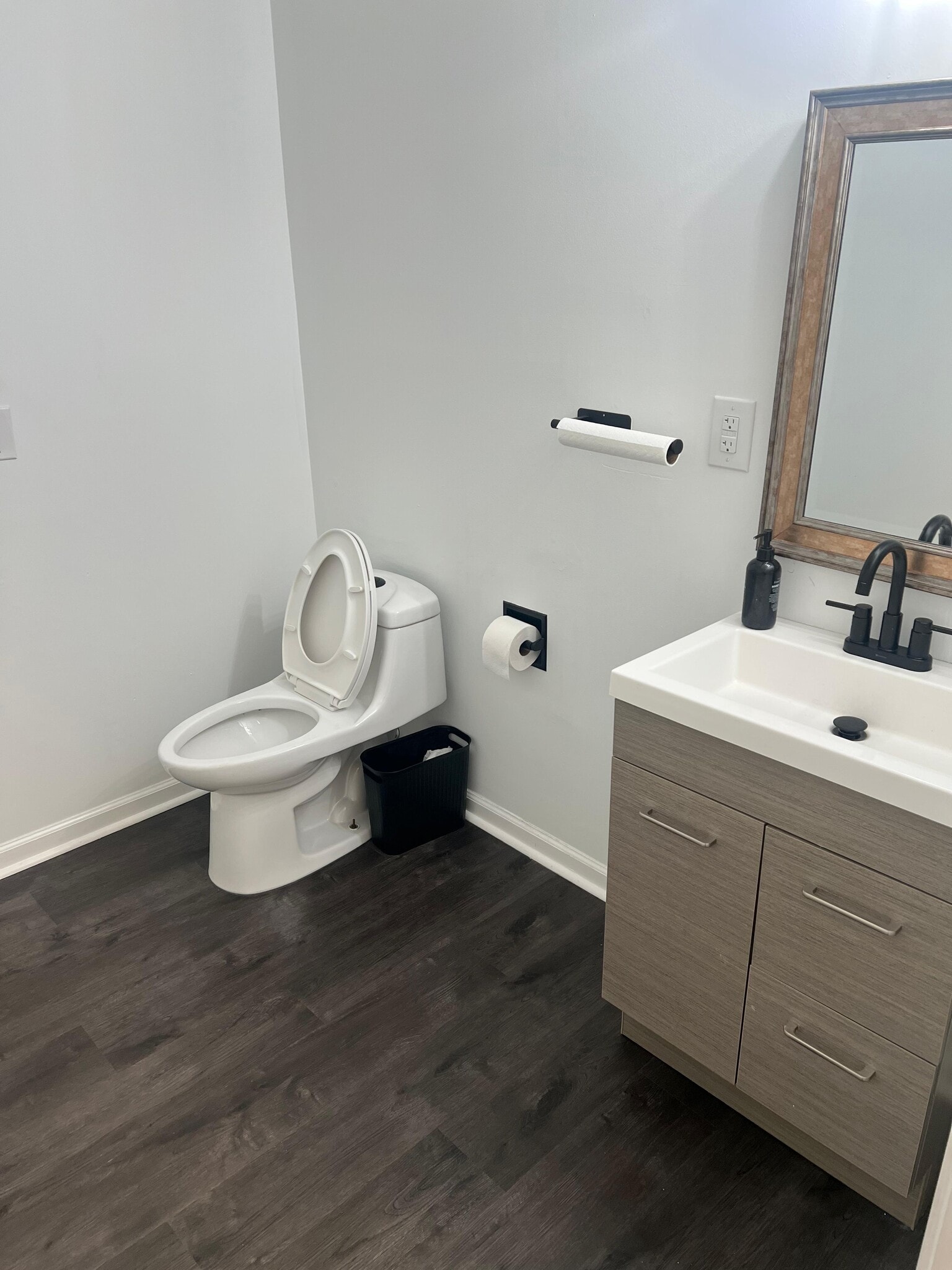 530 Highland Station Dr, Suwanee, GA for lease Interior Photo- Image 1 of 6