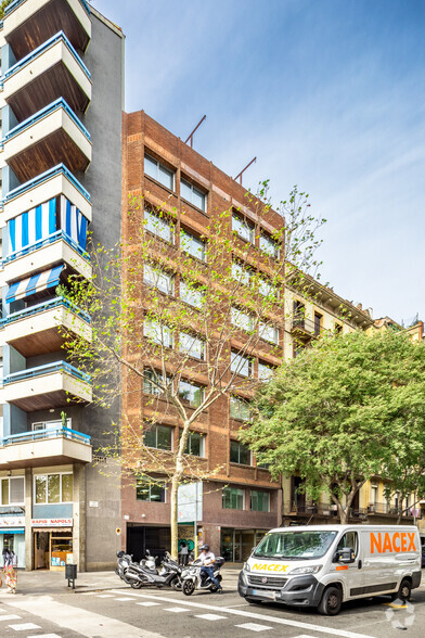 Carrer de Nàpols, 227, Barcelona, Barcelona for lease - Building Photo - Image 2 of 5