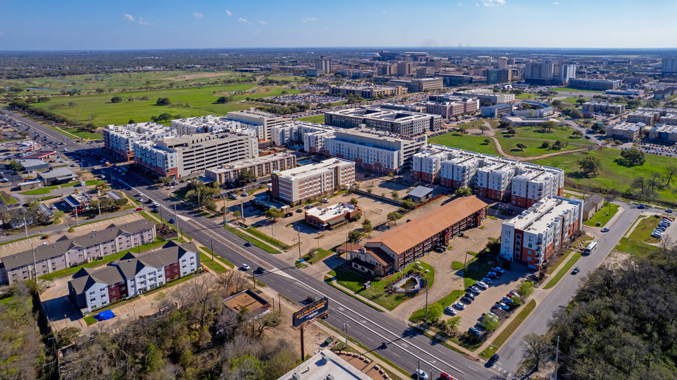 104 Texas Ave S, College Station, TX for sale - Building Photo - Image 2 of 7