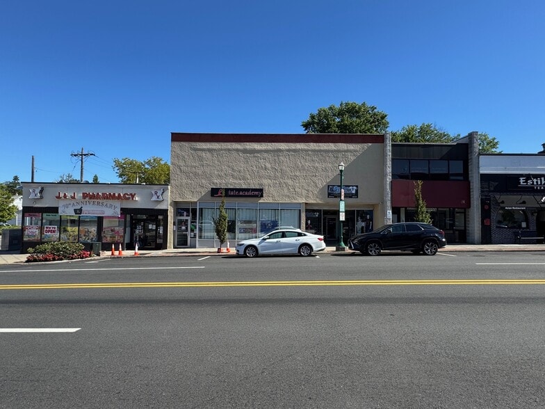 519 Cedar Ln, Teaneck, NJ for sale - Building Photo - Image 1 of 1