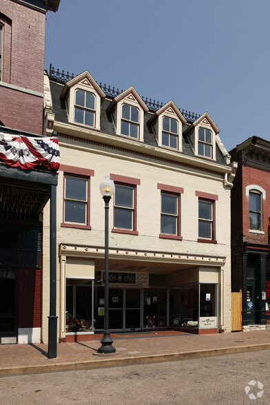 205 N Main St, Saint Charles, MO for sale - Building Photo - Image 1 of 1