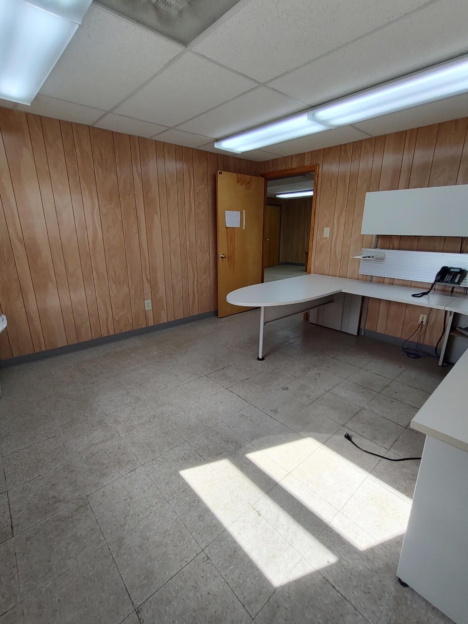 217 E Cama St, Charlotte, NC for lease Interior Photo- Image 1 of 17