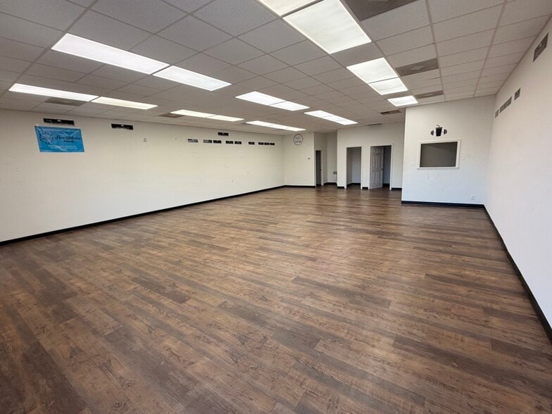 475-477 Haywood Rd, Greenville, SC for lease - Building Photo - Image 2 of 7