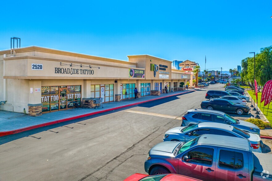 2520-2660 S Maryland Pky, Las Vegas, NV for lease - Building Photo - Image 3 of 27