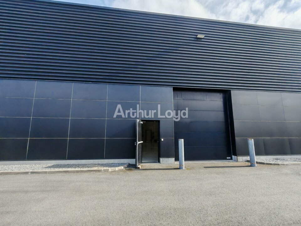 Industrial in Reims for lease Building Photo- Image 1 of 8