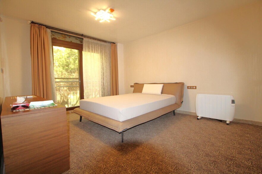 Specialty in Castelldefels, Barcelona for sale - Interior Photo - Image 3 of 6