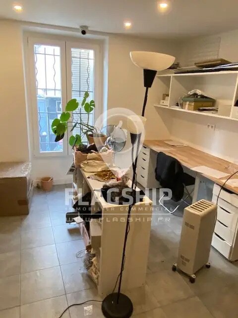 Retail in Levallois-Perret for lease Interior Photo- Image 1 of 4