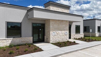 17904 Lake Houston Pkwy #703, Atascocita, TX for lease Building Photo- Image 2 of 26
