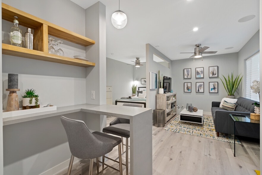 14724 Inglewood Ave, Lawndale, CA for sale - Building Photo - Image 2 of 23