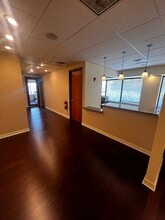2150 Manchester Rd, Wheaton, IL for lease Interior Photo- Image 1 of 5