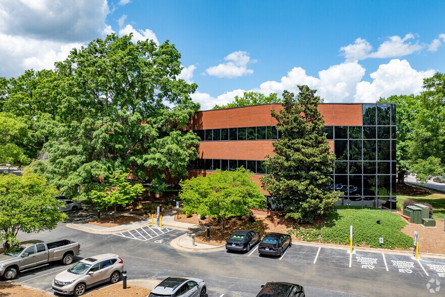 6131 Falls of Neuse Rd, Raleigh, NC for lease - Primary Photo - Image 1 of 44