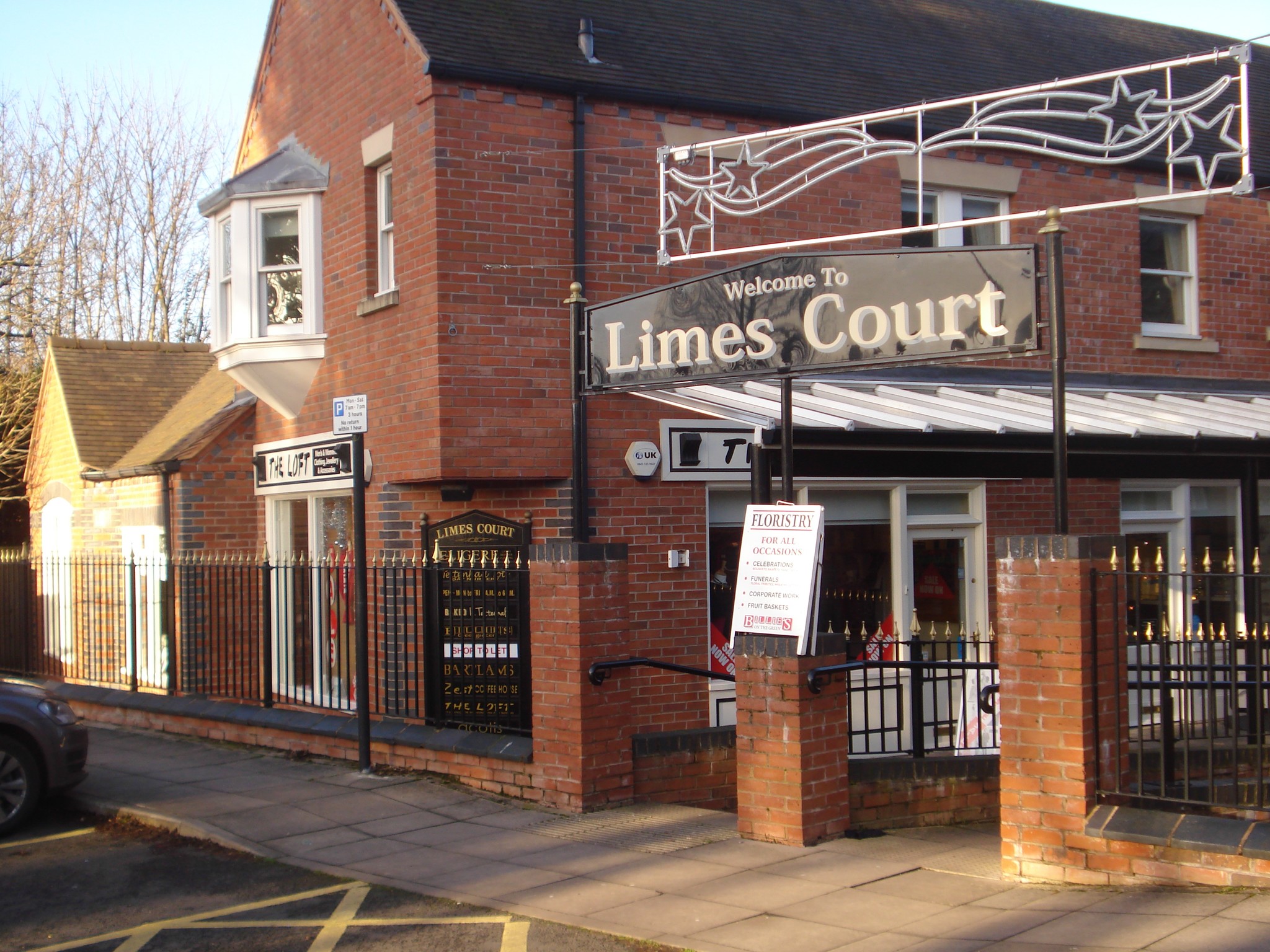 4 Limes Ct, Wolverhampton for lease Primary Photo- Image 1 of 2