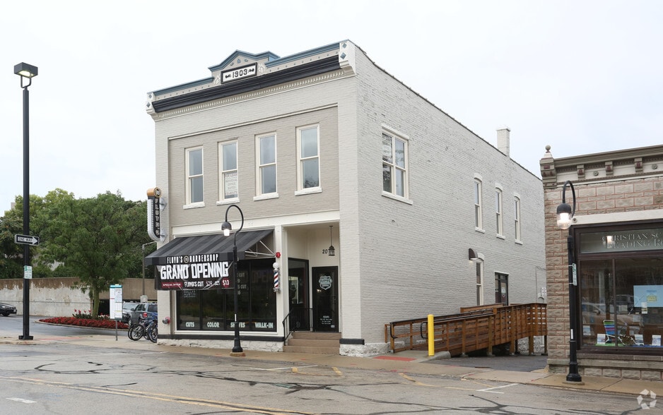 20 E Jefferson Ave, Naperville, IL for sale - Building Photo - Image 3 of 8