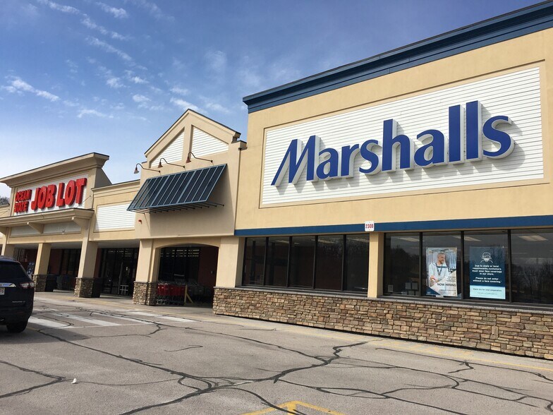 222 E Main St, Marlborough, MA 01752 Post Road Shopping Center