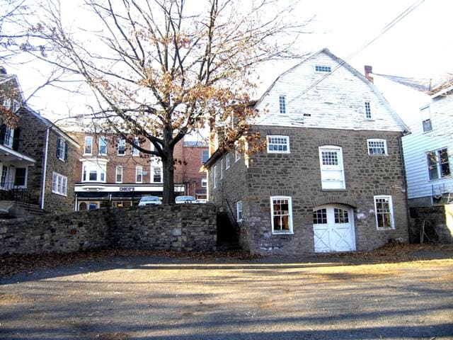 43 S Main St, Doylestown, PA for lease - Building Photo - Image 2 of 26