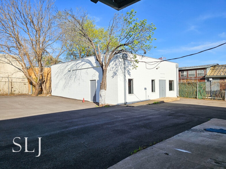 1100 S Akard St, Dallas, TX for lease - Building Photo - Image 3 of 13