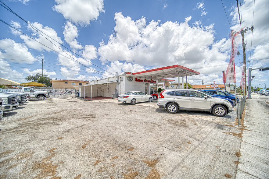 3202 E 4 Ave, Hialeah, FL for lease - Primary Photo - Image 3 of 28