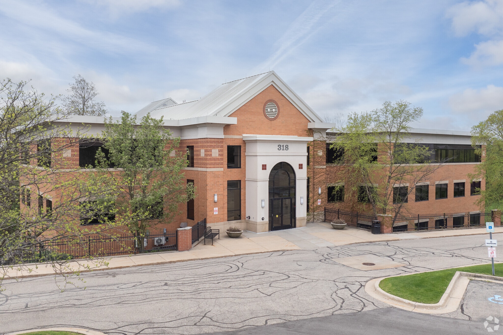 318 River Ridge Dr, Grand Rapids, MI for lease Primary Photo- Image 1 of 7
