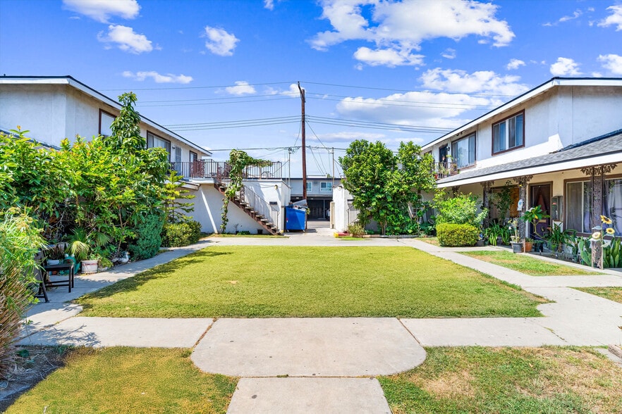 3049 Topaz Ln, Fullerton, CA for sale - Building Photo - Image 2 of 7