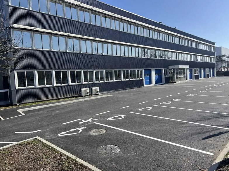 11 Avenue Albert Einstein, Le Blanc-Mesnil for lease - Building Photo - Image 3 of 25