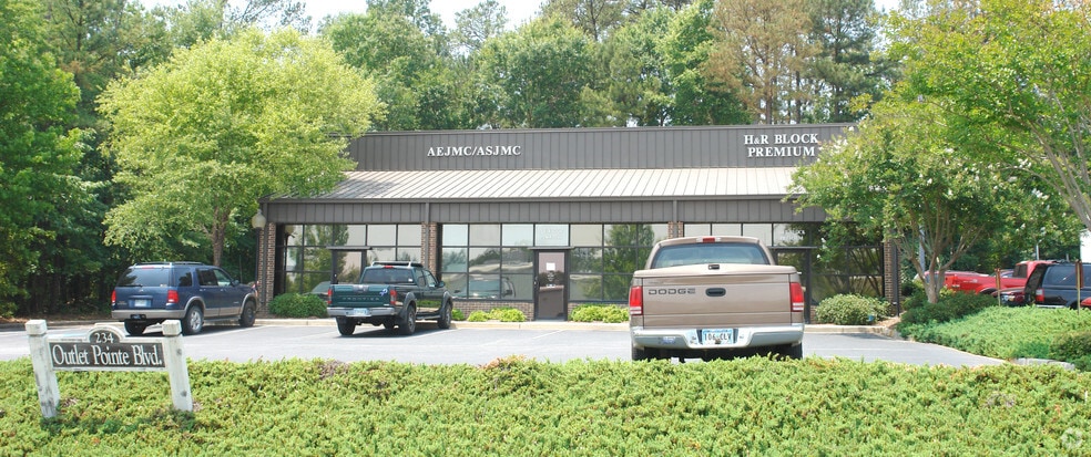 234 Outlet Pointe Blvd, Columbia, SC for sale - Building Photo - Image 2 of 6