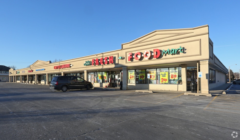 8300-8400 S Roberts Rd, Justice, IL for lease - Building Photo - Image 2 of 2