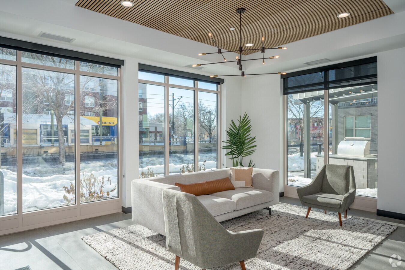 1835 University Ave W, Saint Paul, MN 55104 Morrow Apartments