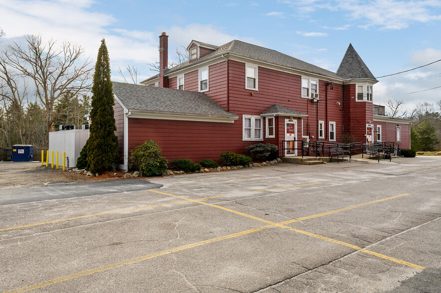 2692 Victory Hwy, Burrillville, RI for sale - Building Photo - Image 1 of 1