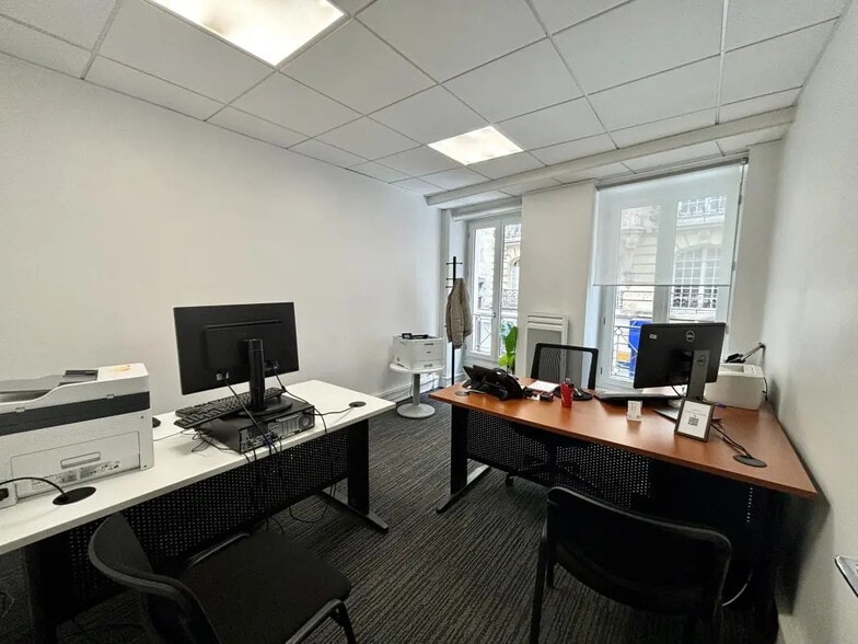 Office in Paris for lease - Building Photo - Image 2 of 7