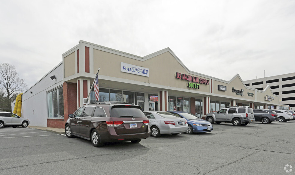 6531-6537 Arlington Blvd, Falls Church, VA for lease - Primary Photo - Image 1 of 7