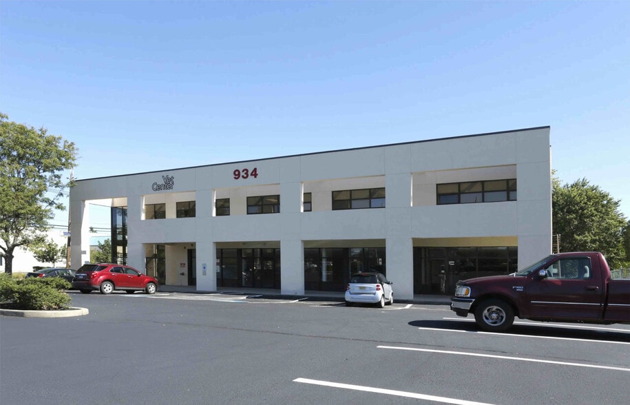 934 Parkway Ave, Ewing, NJ for lease - Building Photo - Image 1 of 2