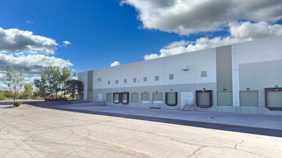 450 Maestro Dr, Reno, NV for lease - Building Photo - Image 1 of 4