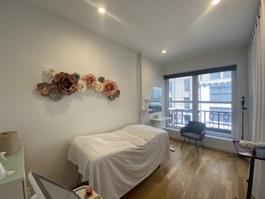 210 W 35th St, New York, NY for lease Interior Photo- Image 1 of 6