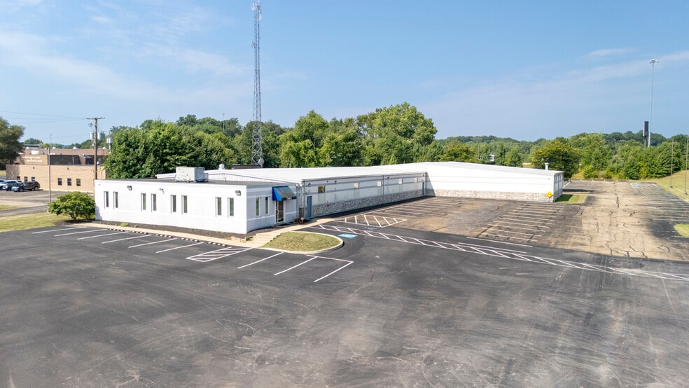 7801 NW Freedom Ave, North Canton, OH for lease - Building Photo - Image 3 of 13