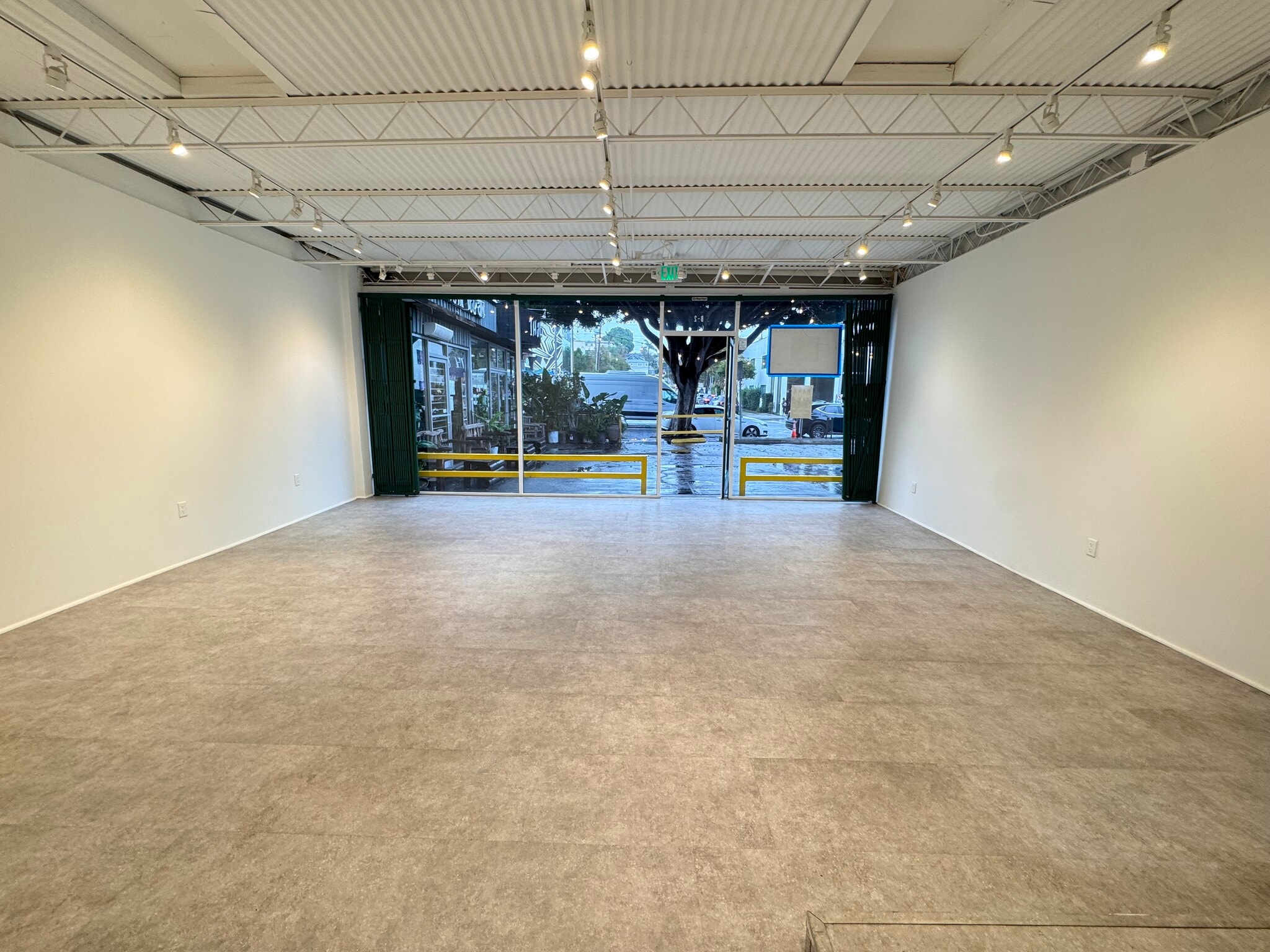 2400 Main St, Santa Monica, CA for lease Interior Photo- Image 1 of 8