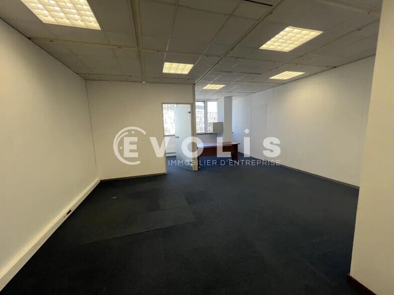 2 Rue Louis Pergaud, Maisons-Alfort for lease - Interior Photo - Image 2 of 6