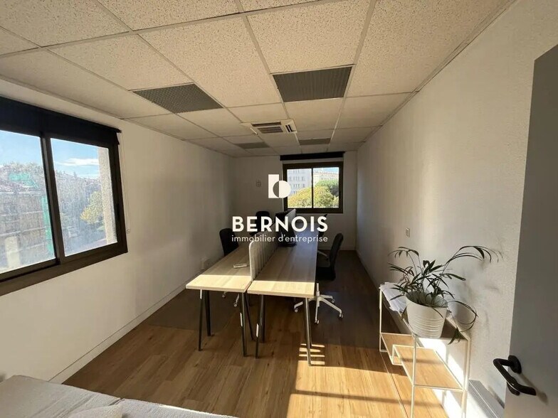 Office in Toulon for lease - Interior Photo - Image 2 of 6