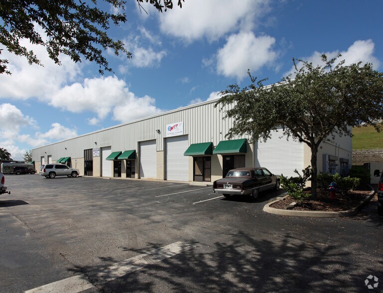 1257-1273 Commons Ct, Clermont, FL for sale - Primary Photo - Image 1 of 1