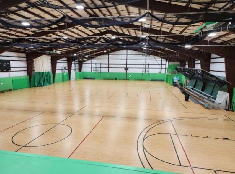 517-525 Burlington Road - 3 Buildings portfolio of 3 properties for sale on LoopNet.com - Interior Photo - Image 2 of 7