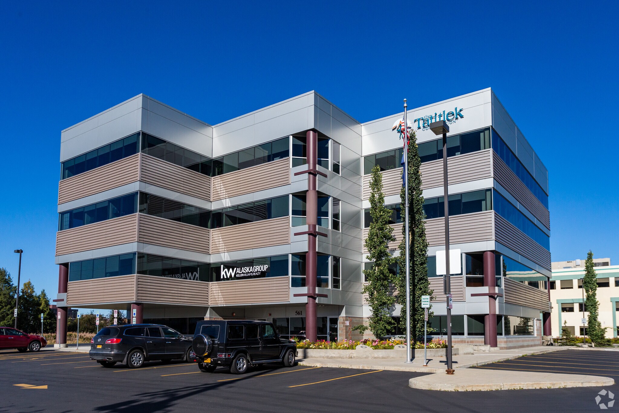 561 E 36th Ave, Anchorage, AK for sale Primary Photo- Image 1 of 1