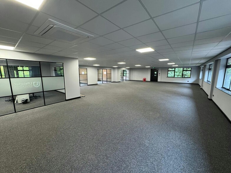 Pontefract Rd, Barnsley for lease - Building Photo - Image 3 of 16