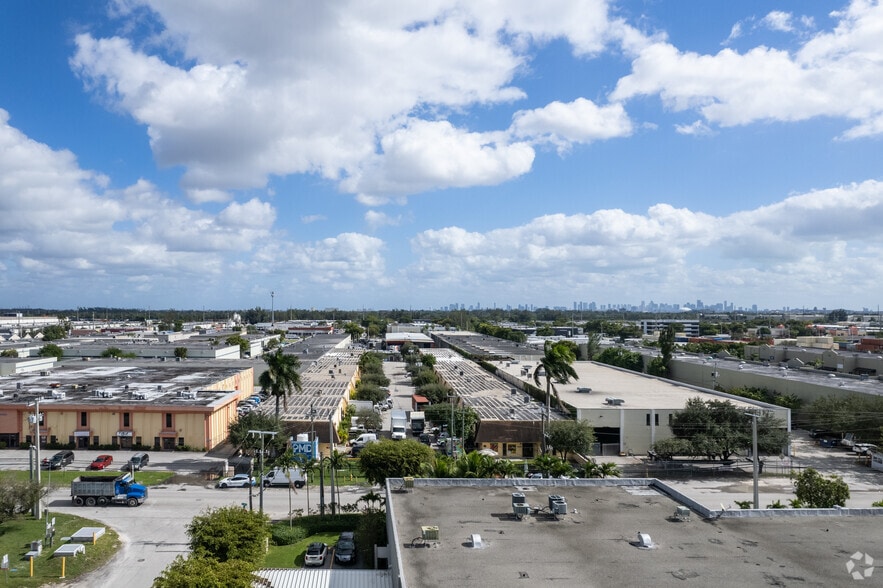 5149-5199 NW 74th Ave, Miami, FL for lease - Building Photo - Image 3 of 5