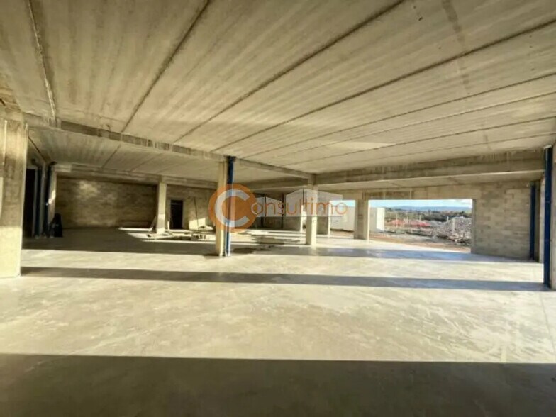 Flex in SAINT-JEAN-D'ILLAC for lease - Building Photo - Image 3 of 3