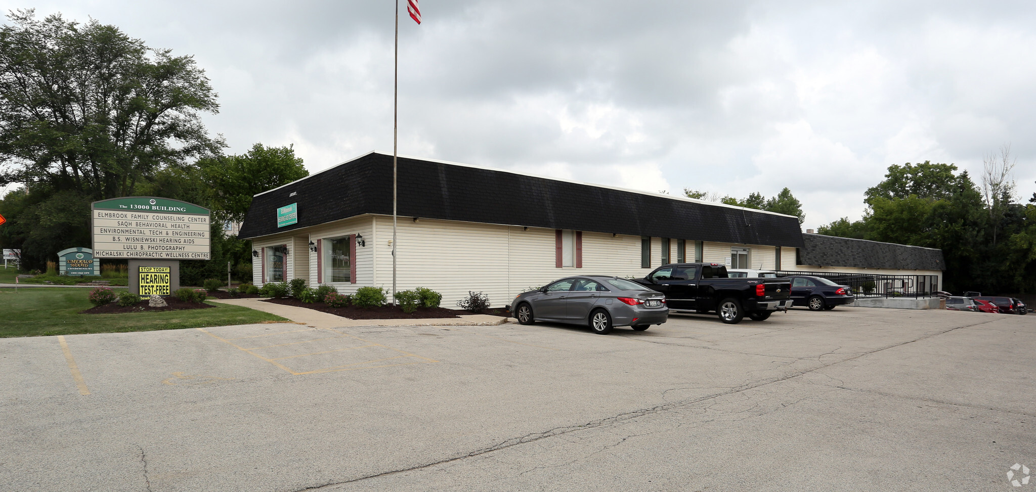 13000 W Bluemound Rd, Elm Grove, WI for lease Building Photo- Image 1 of 8