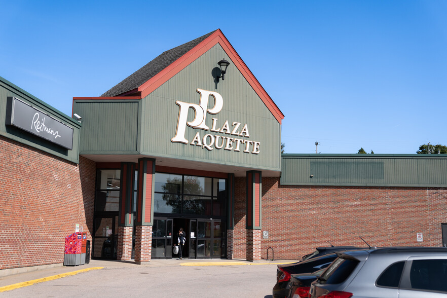 939 Boul Albiny-Paquette, Mont-laurier, QC for lease - Building Photo - Image 1 of 4