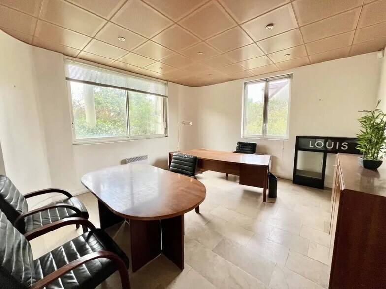 Office in Saint-Maur-des-Fossés for sale - Interior Photo - Image 3 of 6