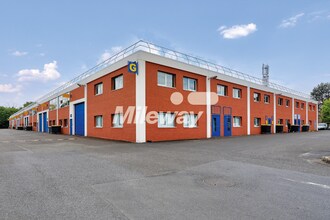 21 Avenue De La Mare, SAINT-OUEN-L'AUMONE for lease Building Photo- Image 1 of 4