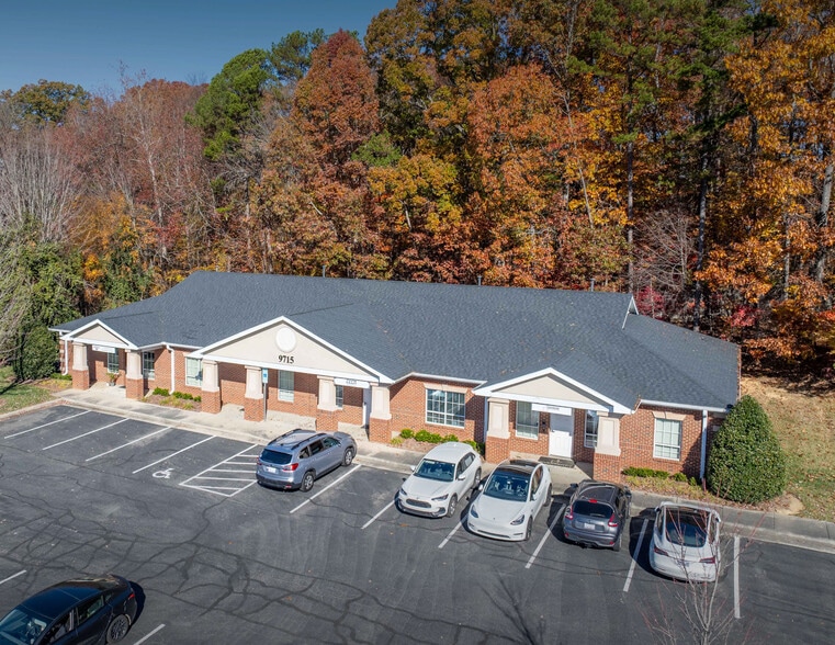 9715 Northeast Pky, Matthews, NC for sale - Building Photo - Image 1 of 6
