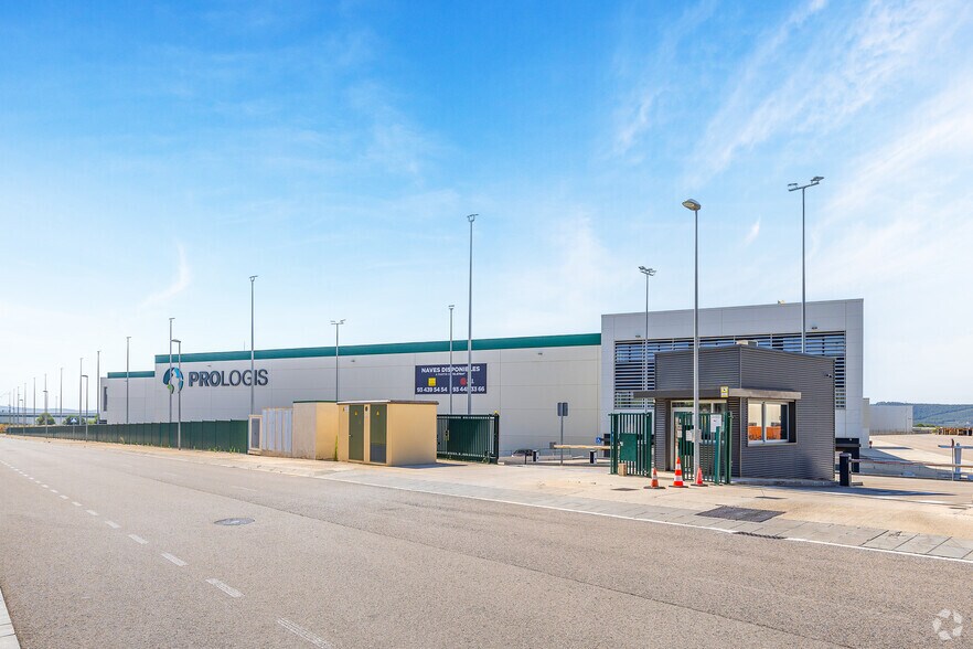 Industrial in La Bisbal del Penedès, Tarragona for lease - Primary Photo - Image 1 of 3